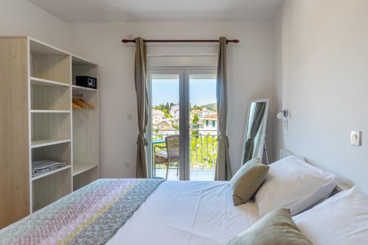 Apartments Luksa - Zf Hvar Hvar Town Exterior photo
