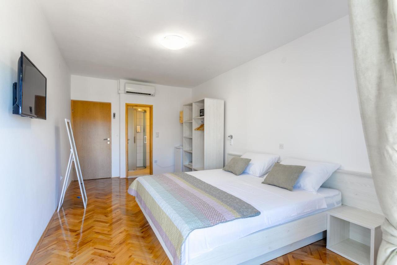 Apartments Luksa - Zf Hvar Hvar Town Exterior photo