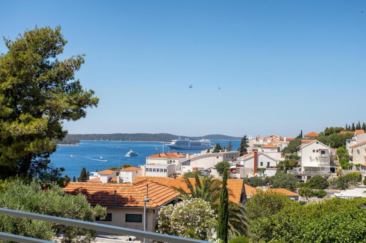 Apartments Luksa - Zf Hvar Hvar Town Exterior photo