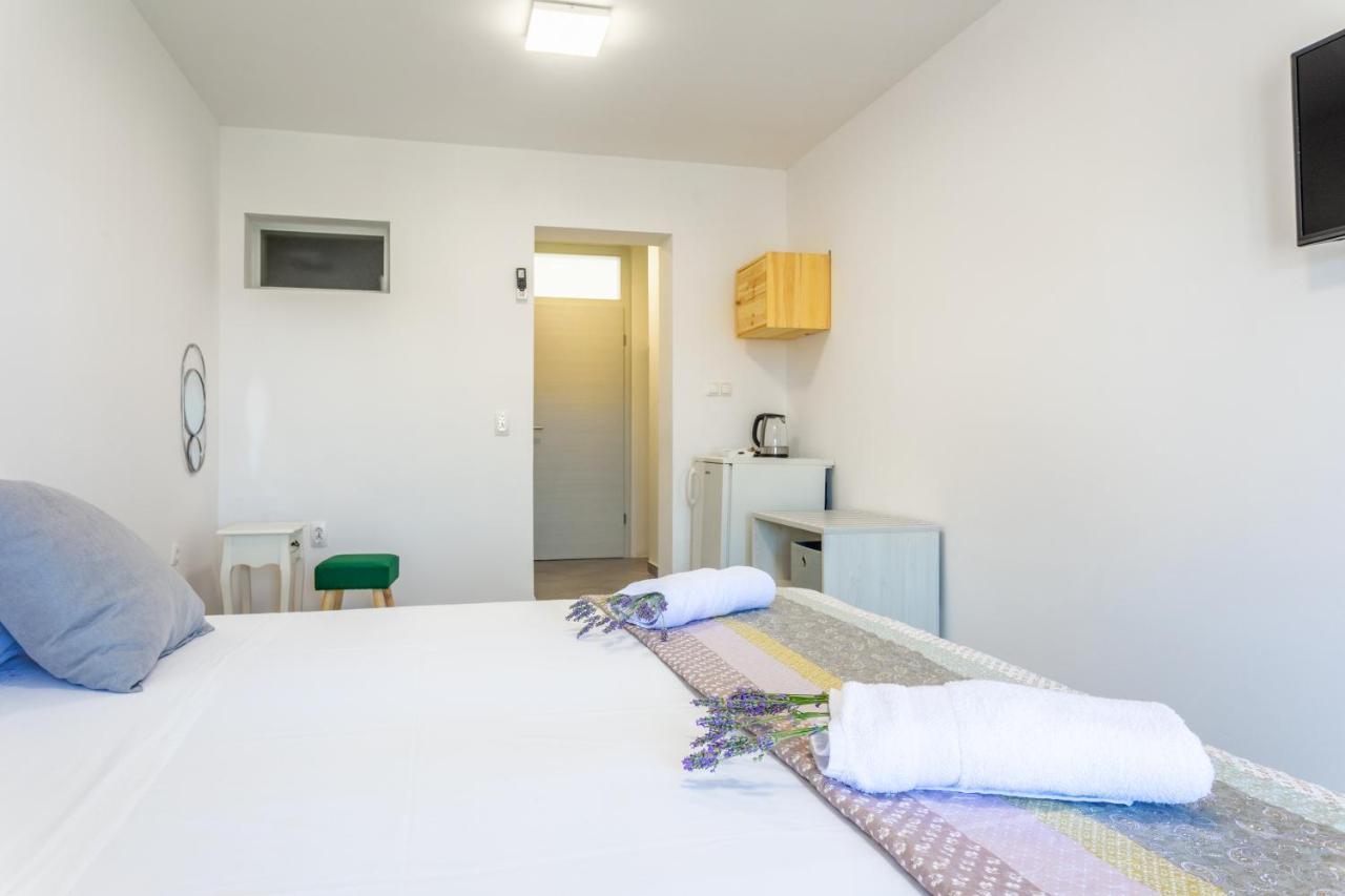 Apartments Luksa - Zf Hvar Hvar Town Exterior photo