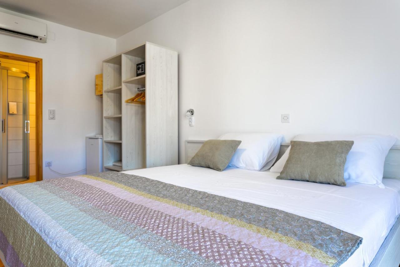 Apartments Luksa - Zf Hvar Hvar Town Exterior photo